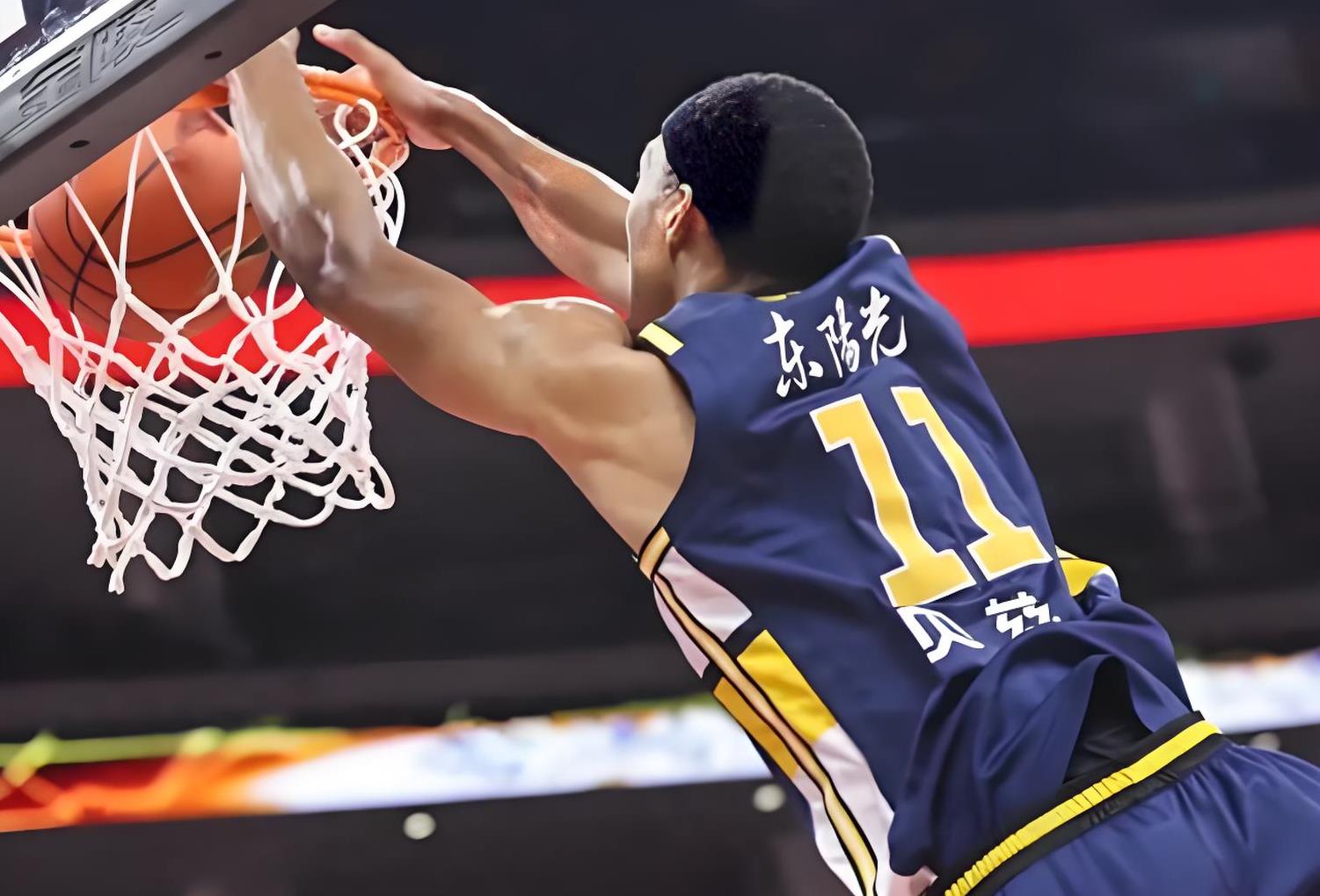 开云体育入口-包含广东队实力过人，轻松击败对手的词条