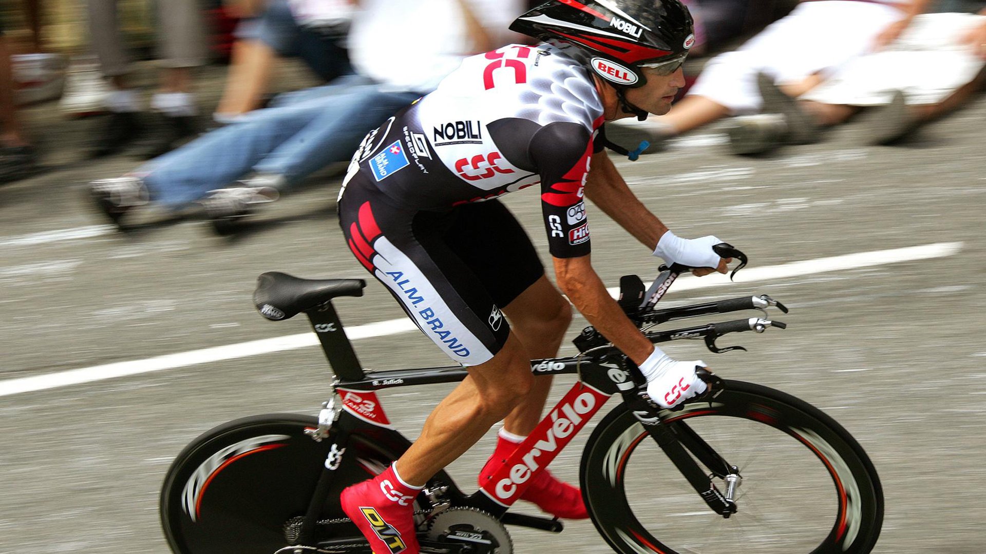 紫金风暴席卷蓉城，东契奇独舞惊艳四座—当NBA冠军遇上CBA劲旅的跨维度对话